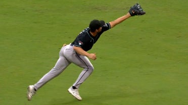 Ryan Waldschmidt's rolling grab in the 4th