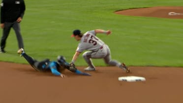 Guardians execute inning-ending double play