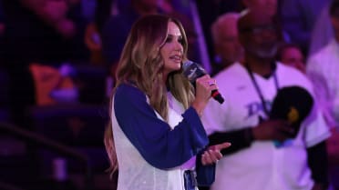 Carly Pearce sings national anthem ahead of Game 3