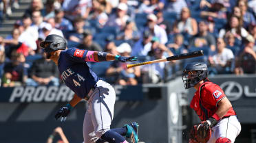 Julio Rodríguez's two-run single after review