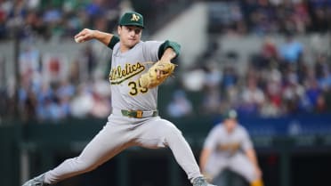 J.T. Ginn fans Danny Jansen to evade a jam