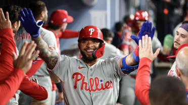 Edmundo Sosa's go-ahead homer (3)