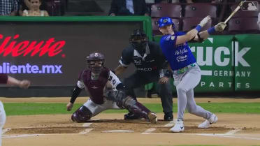 Mateo Gil empuja dos con triple 