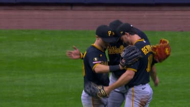 Yohan Ramírez strikes out Tyler Black for the save