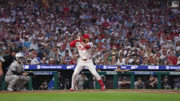 Field View: Alec Bohm vacía las bases con doble
