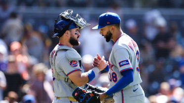 Devin Williams secures the Mets' 7-3 victory
