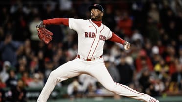 Chapman retira de 1-2-3 con 3 ponches la 9na