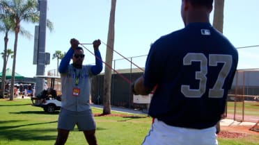 Pedro Martinez Jr. coaching for Paterson Nike RBI WS
