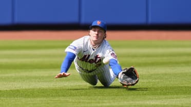 Carson Benge's AMAZING diving catch