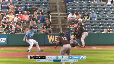 Vince Velasquez In play, run(s) to Seaver King
