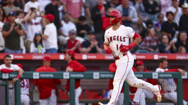 Logan O'Hoppe desaparece la esférica 