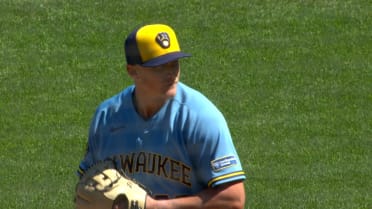 Andrew Vaughn strikes out Osleivis Basabe