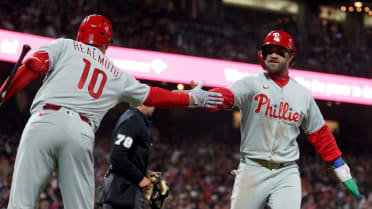Phillies take the lead in four-run 7th inning