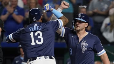 Royals score six runs in electric 7th inning