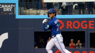 Brett Bateman's solo homer (2)