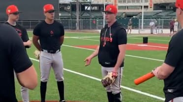 Pete Alonso does fielding drills at O's camp