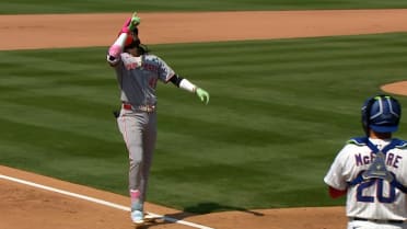 De La Cruz's two-run home run confirmed after review