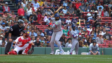 Guerrero Jr. pega jonrón solitario