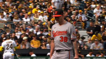 Kyle Bradish consigue el tercer ponche del 1ro