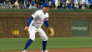 Alex Bregman atrapa una línea de Mike Trout