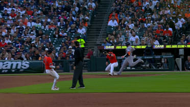 Tigers turn a DP after a review in the 5th