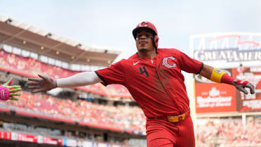 Noelvi Marte anota en un pitcheo descontrolado