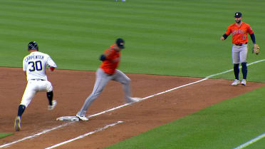 Walker, Abreu combine for out at first after a review