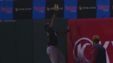 Sócrates Brito's great leaping catch