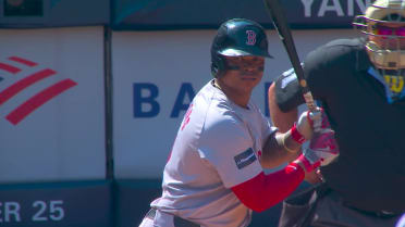 Sencillo de 2 carreras de Rafael Devers