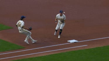 Andrew Vaughn's tricky play at first base