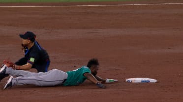 Brandon Valenzuela catches Randy Arozarena stealing 