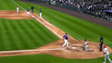 Mickey Moniak's RBI single 