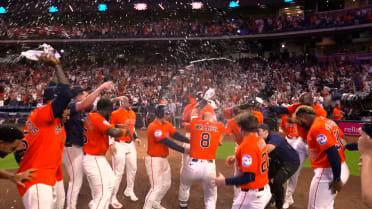 ¡Los Astros ganan con remontada de cinco en la 10ma!