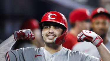 Sal Stewart pega jonrón solitario