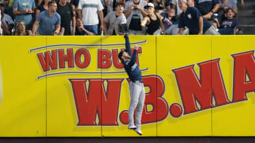 Taylor Ward's leaping catch