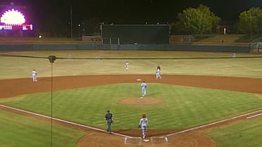 Miguel Ugueto's acrobatic catch