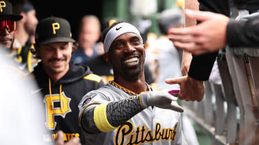 Andrew McCutchen's solo homer (7)