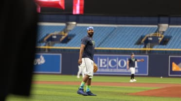Junior Caminero gifts fan bat for his 10th birthday 