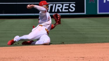 Peraza termina entrada con doble matanza
