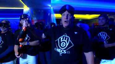 Pat Murphy's speech kicks off clubhouse celebration