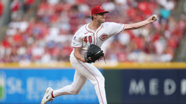 Nick Lodolo strikes out 11