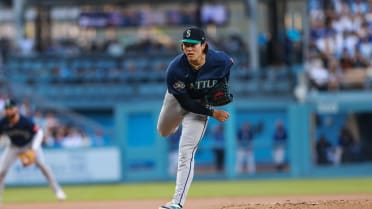 Bryan Woo sets down eight 