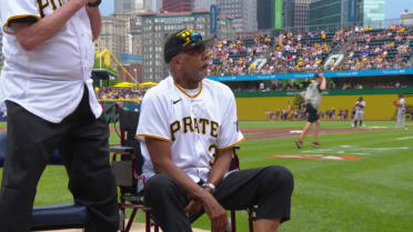 Dave Parker honored by the Pirates 