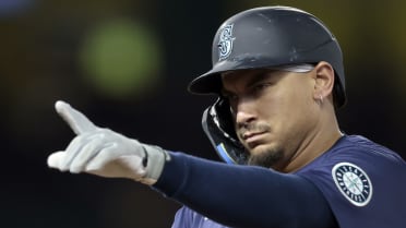 Josh Naylor's first hit as a Mariner 