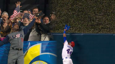 Adam Jones, Julio Rodríguez's HR robberies in Classic