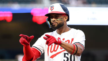 Cubs acquire Willi Castro from Twins