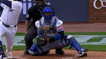 Royals broadcast honors Jackie Robinson