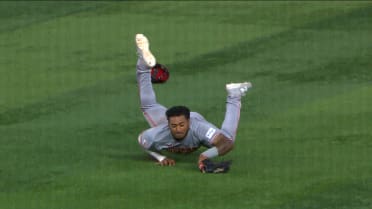 Dane Myers es revisado tras caerse