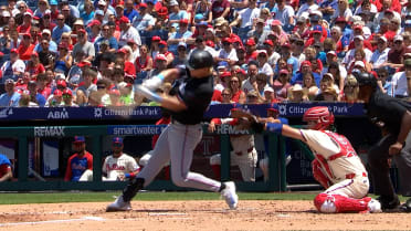 Kyle Stowers empuja con doble