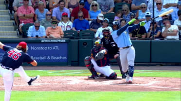 Yandy Díaz's solo home run 
